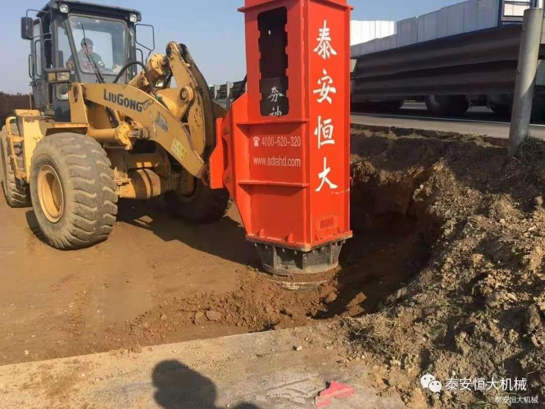 恒大機(jī)械應(yīng)邀出席新臺(tái)高速臺(tái)背、涵背設(shè)計(jì)方案研討會(huì)
